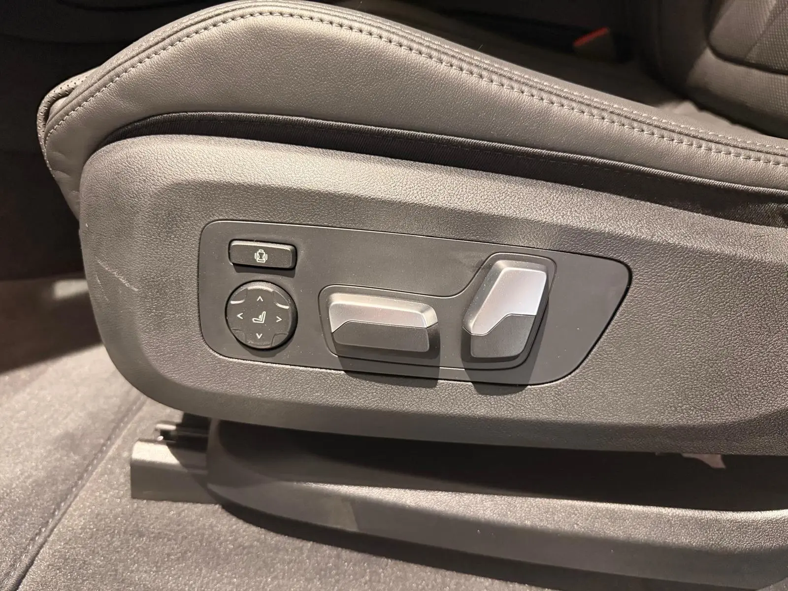 BMW X6 xDrive30d M Sport Pro Panorama AHK – 15