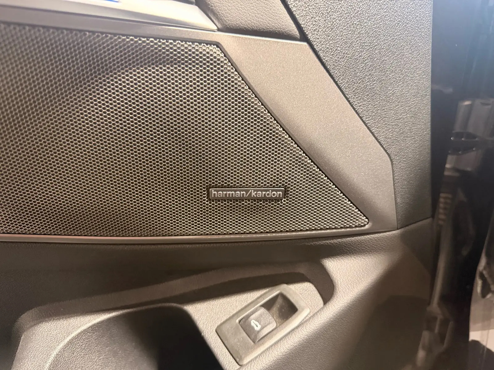 BMW M3 Competition Touring xDrive CARBON H&K – 13