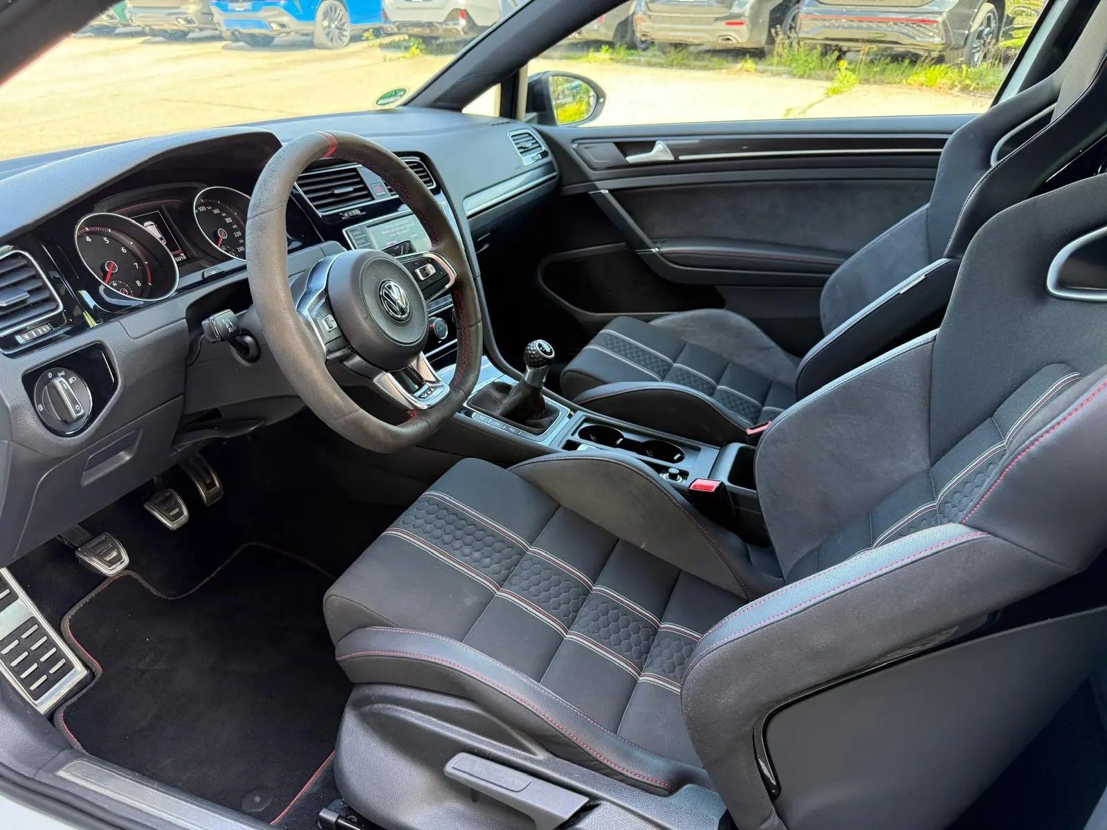 Volkswagen Golf GTI Clubsport S / 007 von 400 / ABT 370PS – 15