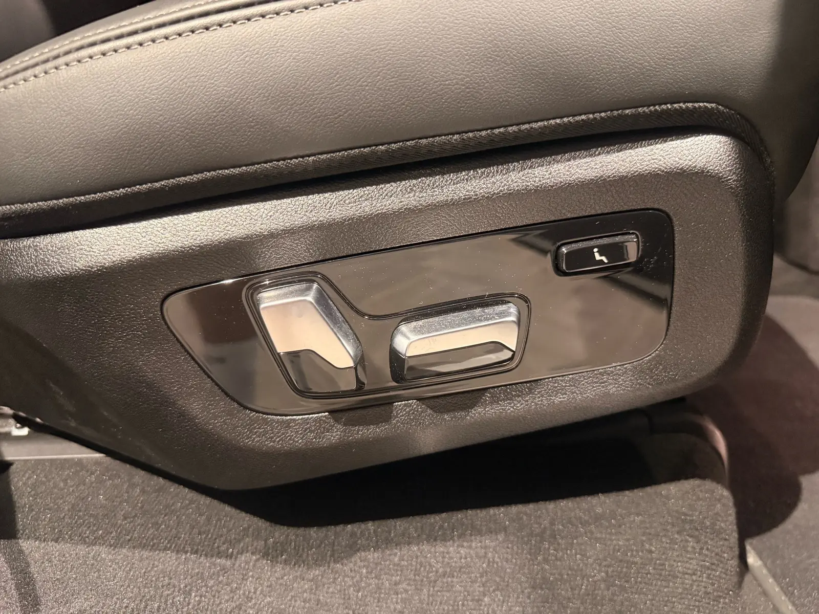 BMW X7 xDrive40d M Sport Pro "23" LUFT H&K – 34
