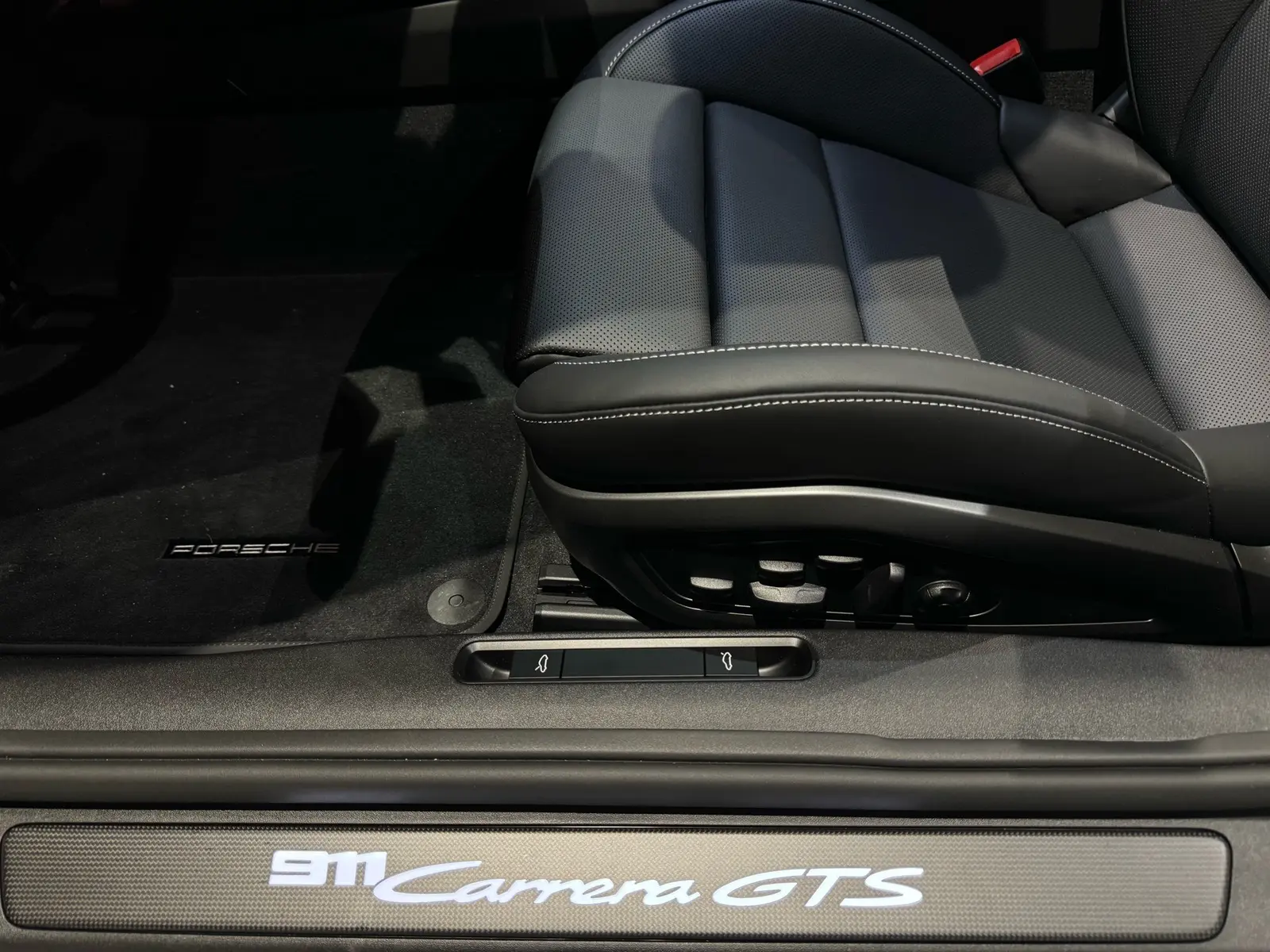 Porsche 911 Carrera GTS 992.2 GTS FULL LEDER – 13