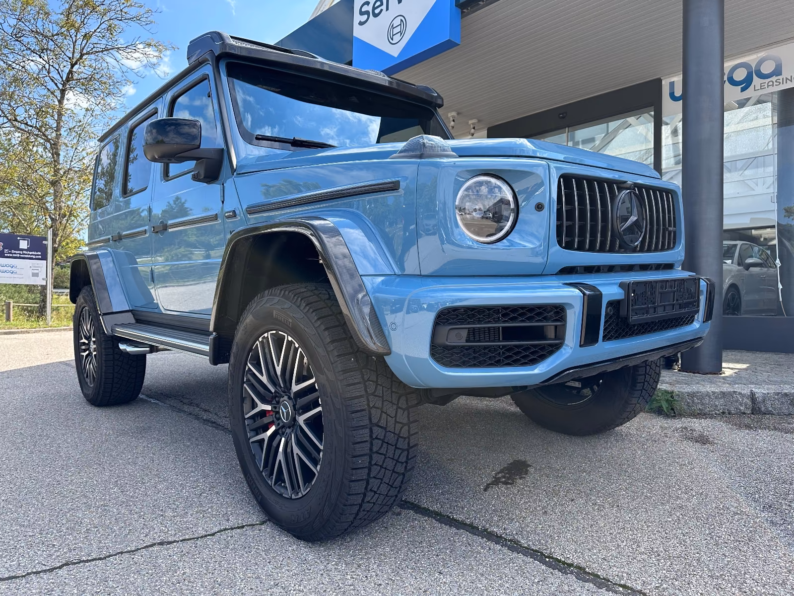 Mercedes-Benz G 63 AMG 4x4/Vintage Blue/Classic Red/Carbon... – 5