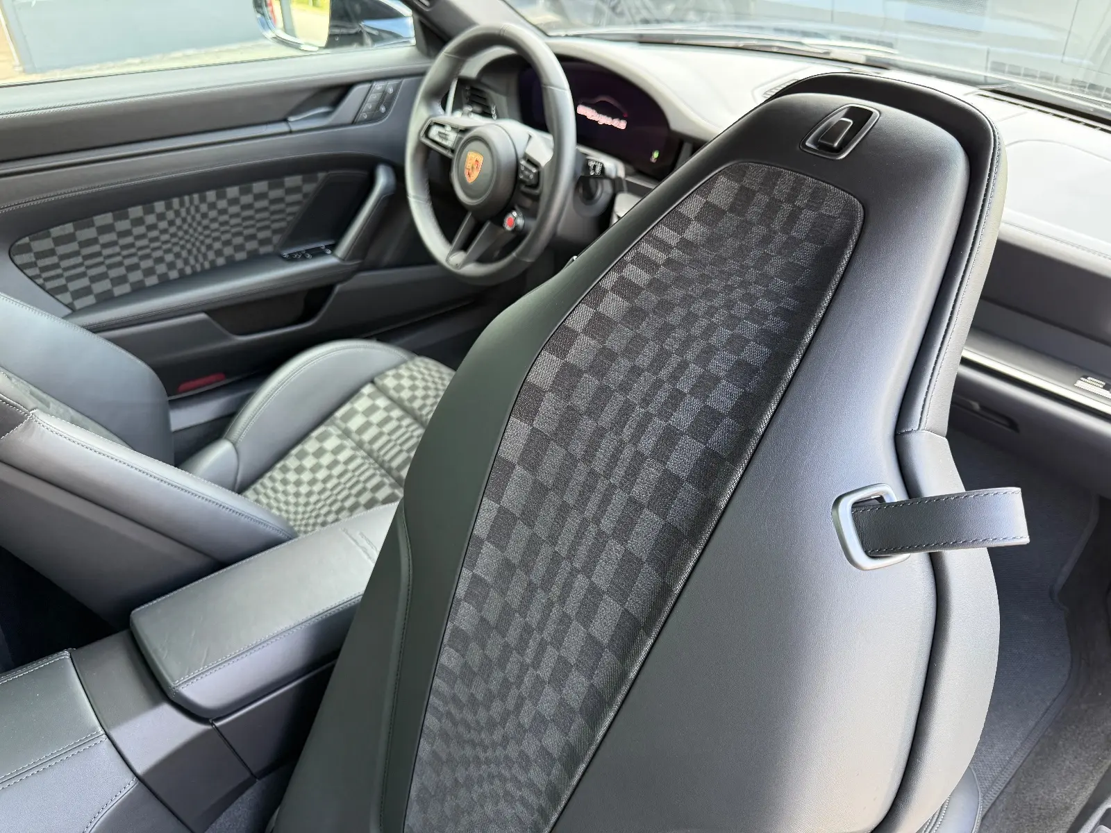 Porsche 992 Targa 4S/480hp/Pacha/Black-Black/*UVP 220k – 16