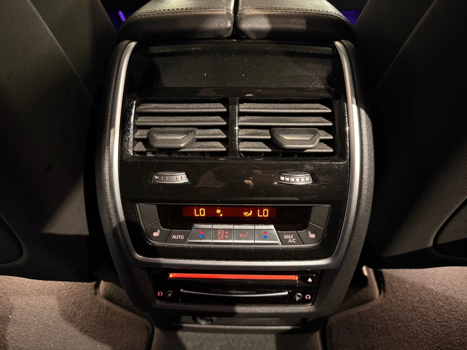 BMW X7 M50d M Sport Pro "22" B&W – 31