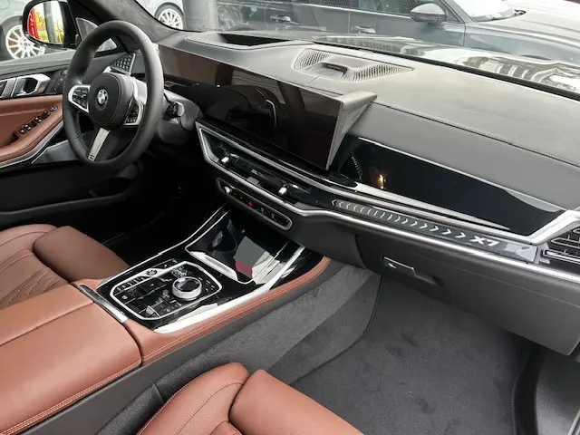 BMW X7 40d / BRITISH RACING GREEN, BROWN, B&W, FULL! – 12