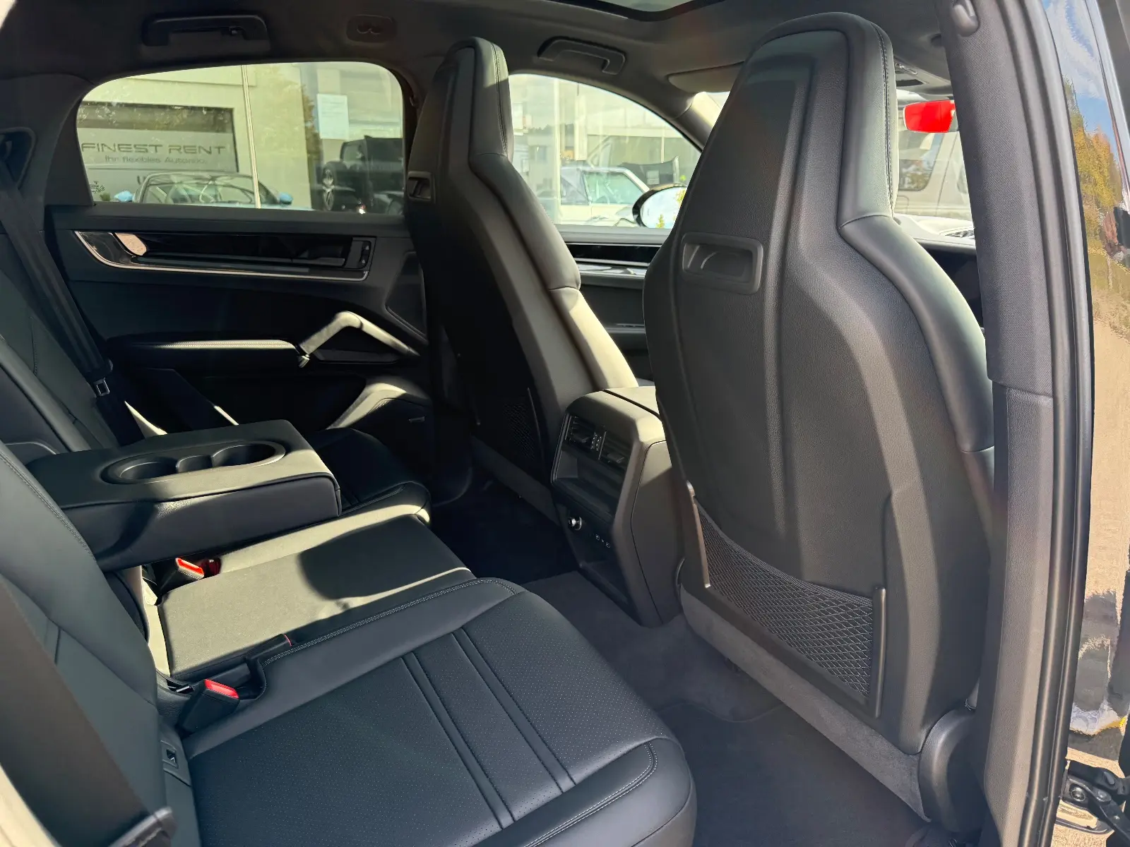Porsche Coupe Black Edition/Black-Black/Full/2026 Prod. – 19