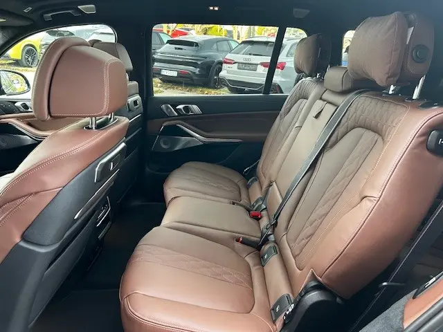 BMW X7 40d / BRITISH RACING GREEN, BROWN, B&W, FULL! – 10
