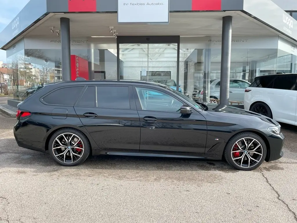 BMW 520d xDrive Touring/M-Sport/19"/AHK/Pano/ACC/Key – 2