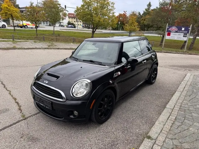MINI Cooper S Navi/Leder/Pano/Automatik/H&K – 4