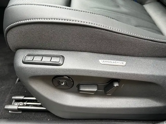 Volkswagen Tiguan 2.0TDI R-Line/Matrix/HUD/Vollausstattung – 19
