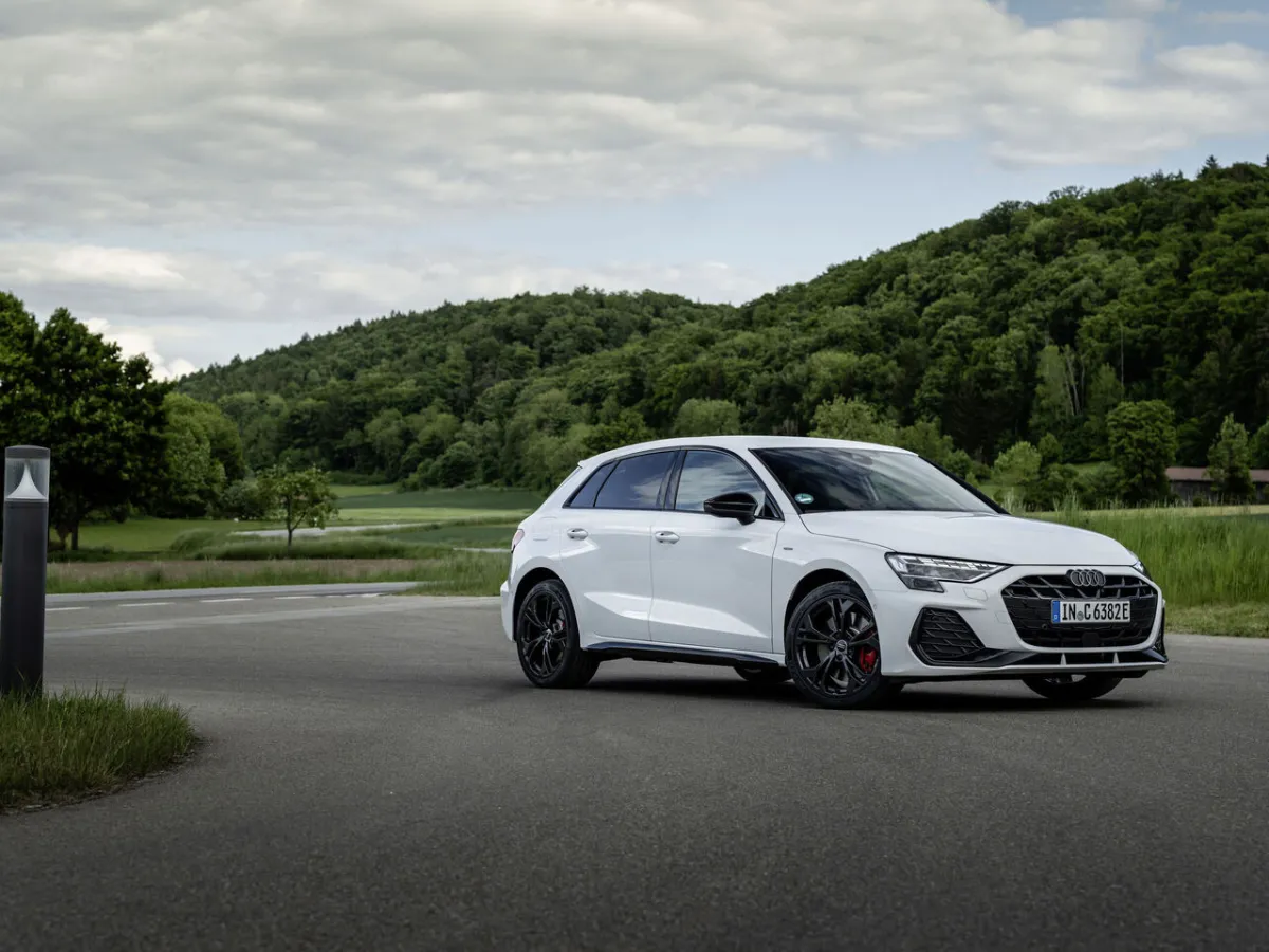 Pronájem Audi A3 Sportback e-hybrid S tronic