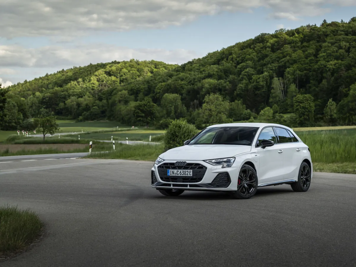 Pronájem Audi A3 Sportback e-hybrid — plug-in hybridní kompakt v dlouhodobém pronájmu