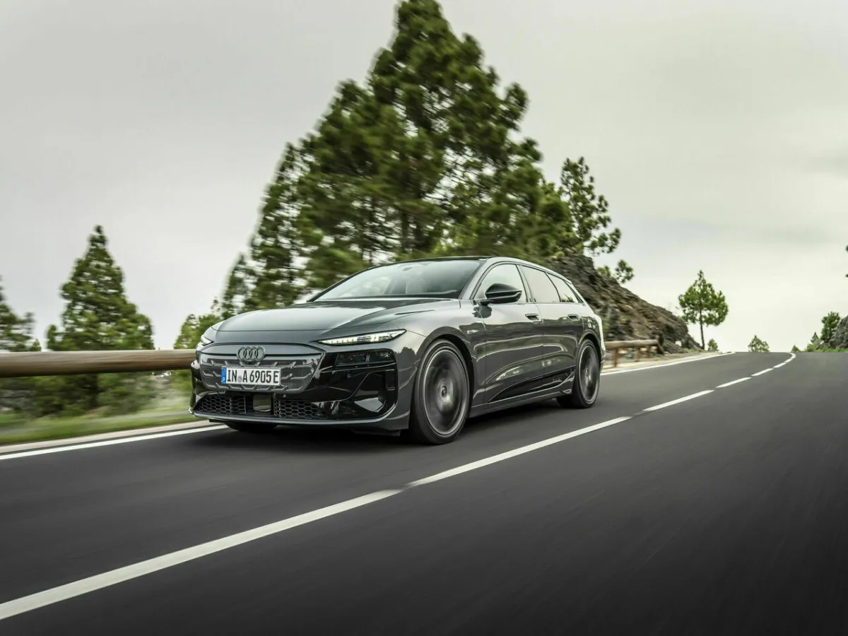 Pronájem Audi A6 Avant e-tron 315 kW quattro