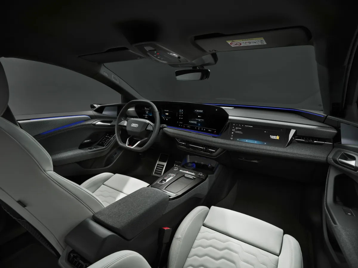 Audi A6 Avant e-tron Innenraum, Armaturenbrett