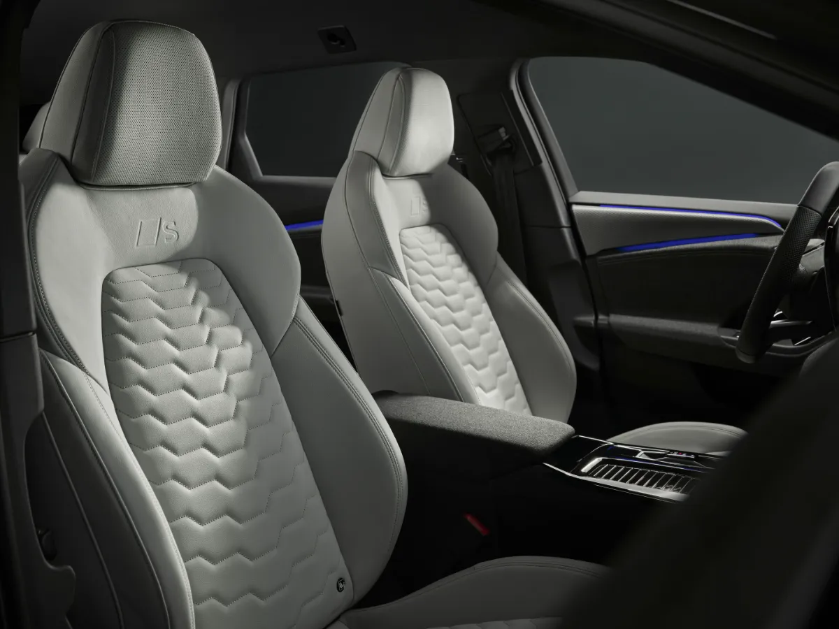 Audi A6 Avant e-tron Cockpit-Detail