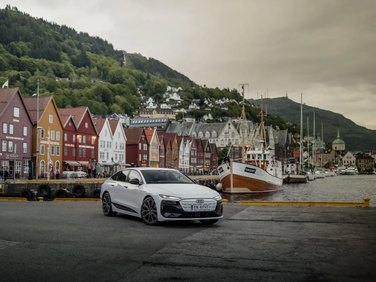Audi A6 Sportback e-tron v přístavu
