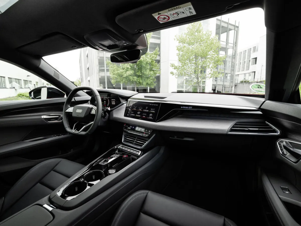 Audi e-tron GT — interiér