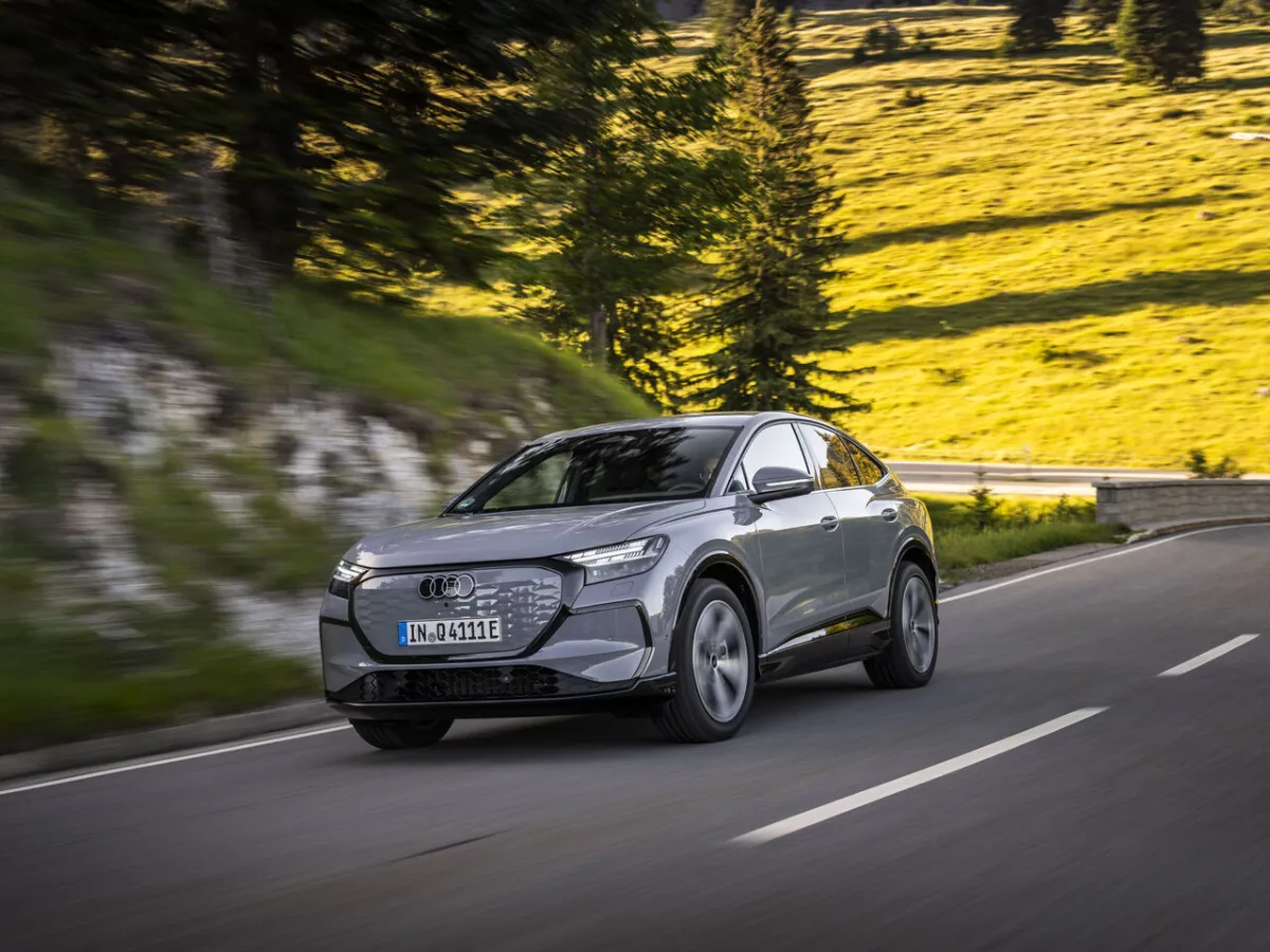 Audi Q4 Sportback e-tron — pronájem