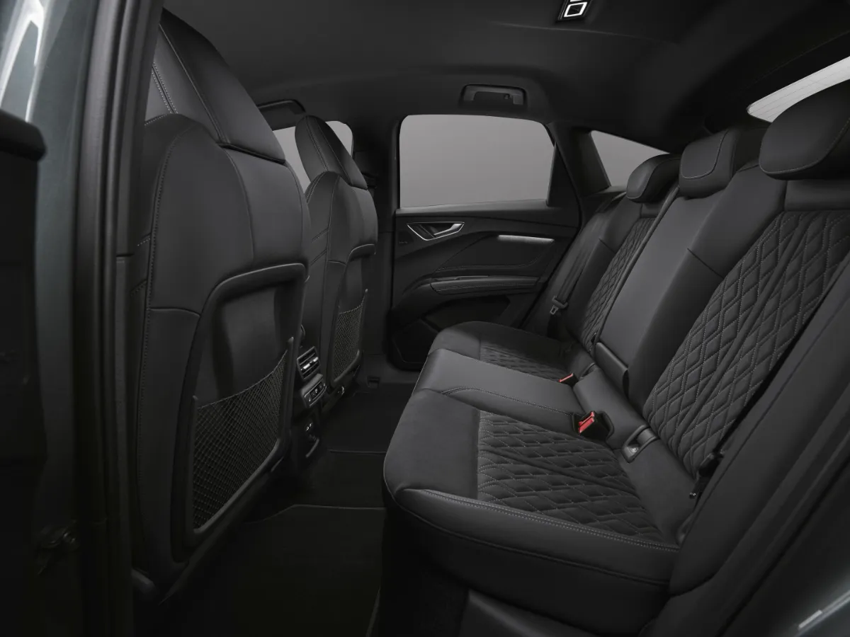 Detail prostoru řidiče Audi Q4 Sportback e-tron