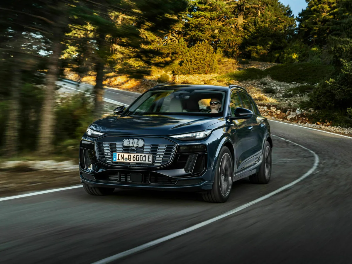 Audi Q6 e-tron v zatáčce