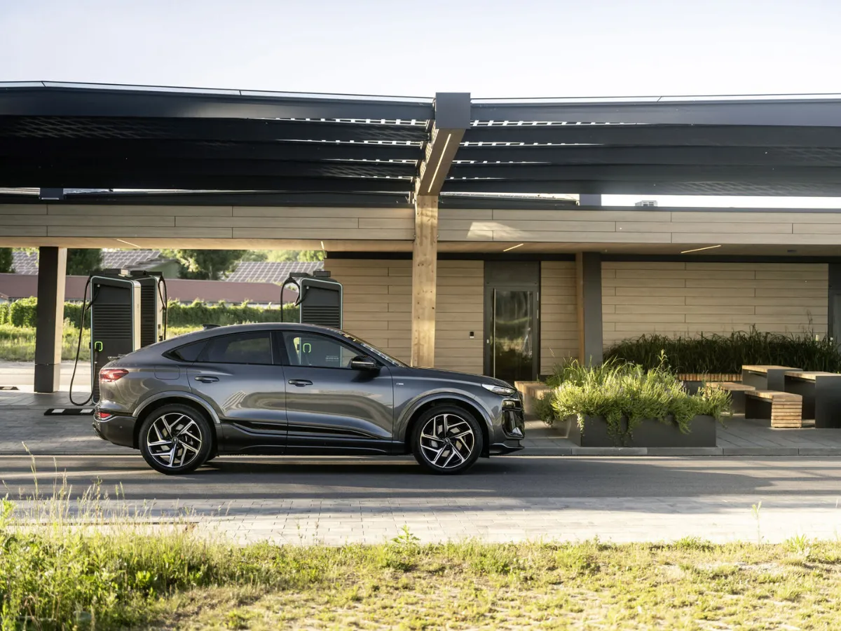 Audi Q6 Sportback e-tron Seitenansicht