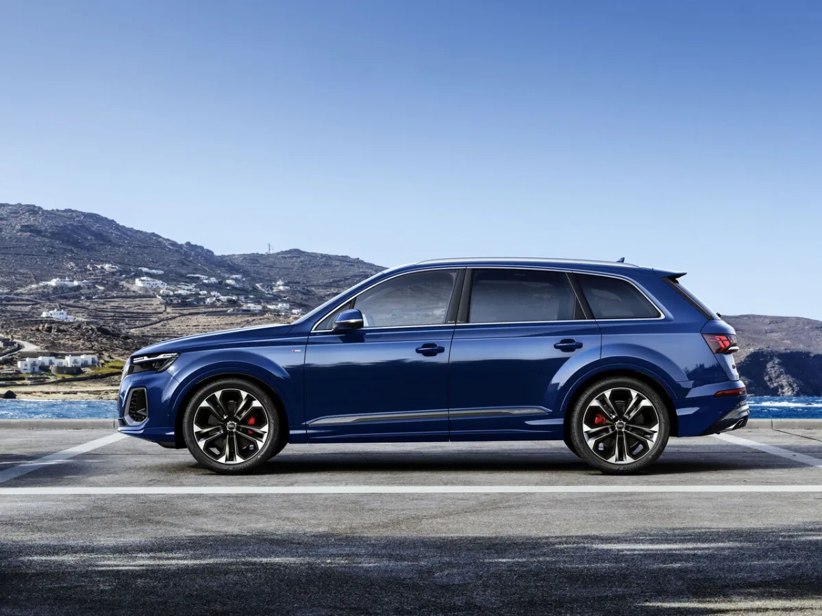 Audi Q7 z boku