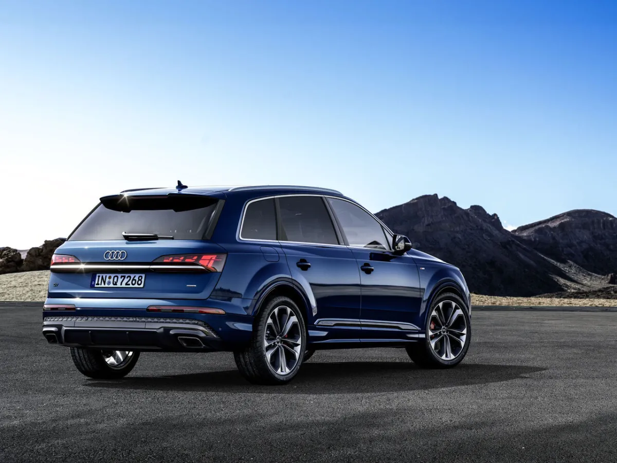 Audi Q7 zezadu