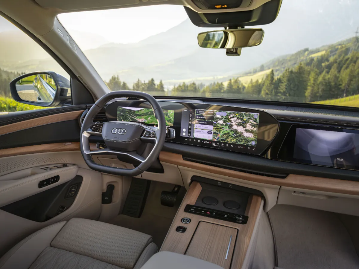 Audi Q7 interiér, přístrojová deska