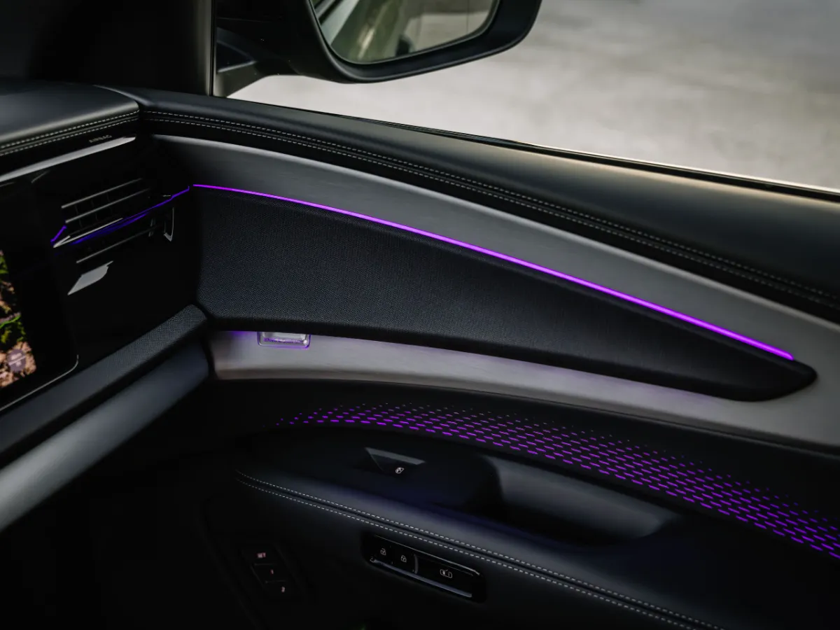 Audi Q7 detail prostoru řidiče