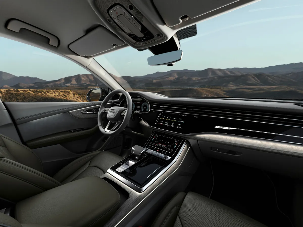 Audi Q8 interiér, přístrojová deska