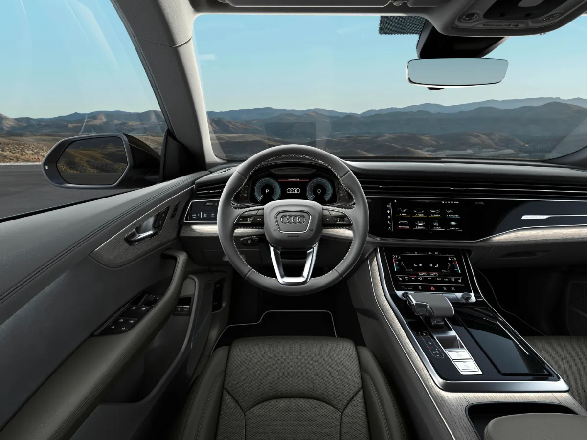 Audi Q8 detail prostoru řidiče