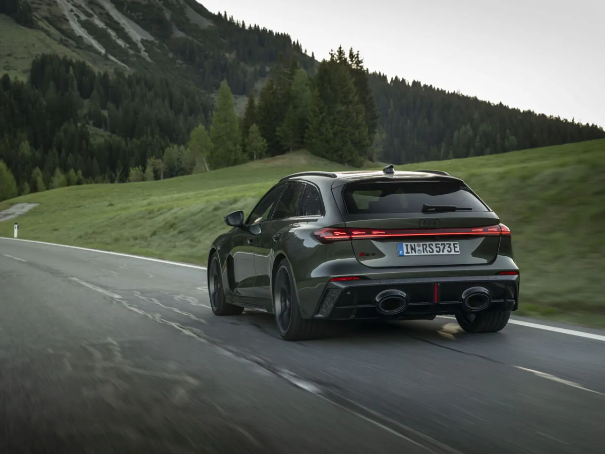 Audi RS 5 Avant — Neuwagen aus Deutschland