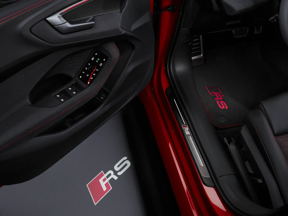 Audi RS 5 Avant Fahrgastraum und Sitze