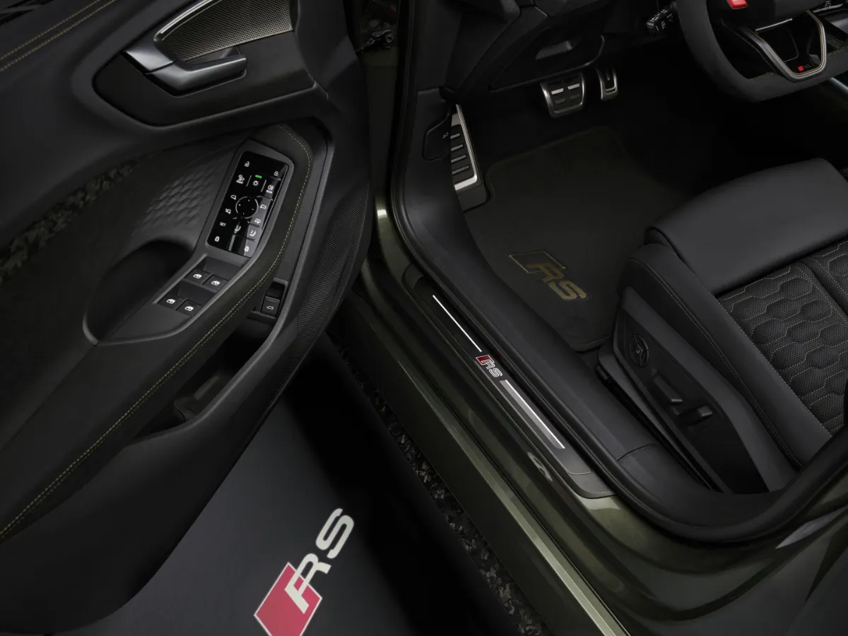 Audi RS 5 Limousine detail prostoru řidiče