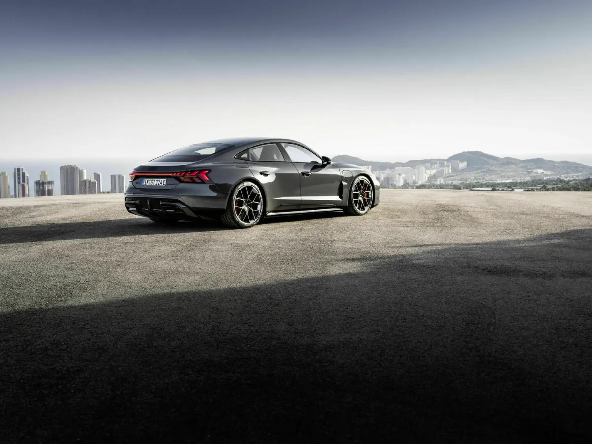 Audi RS e-tron GT ve studiu