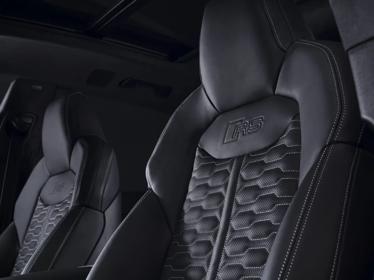 Audi RS Q8 performance Innenraum, Armaturenbrett
