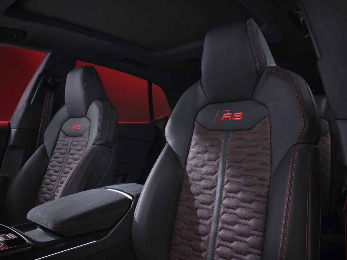 Audi RS Q8 performance Cockpit-Detail