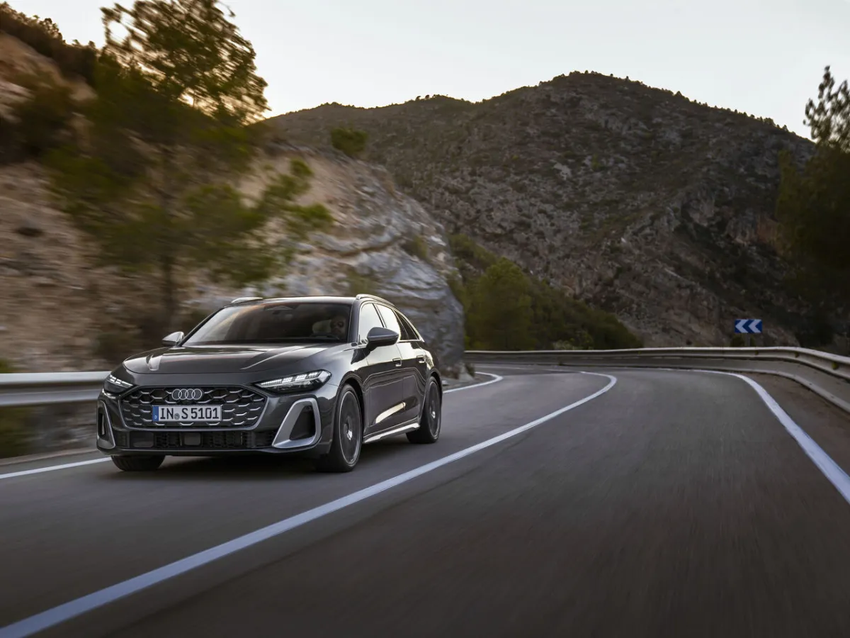 Audi S5 Avant in einer Kurve