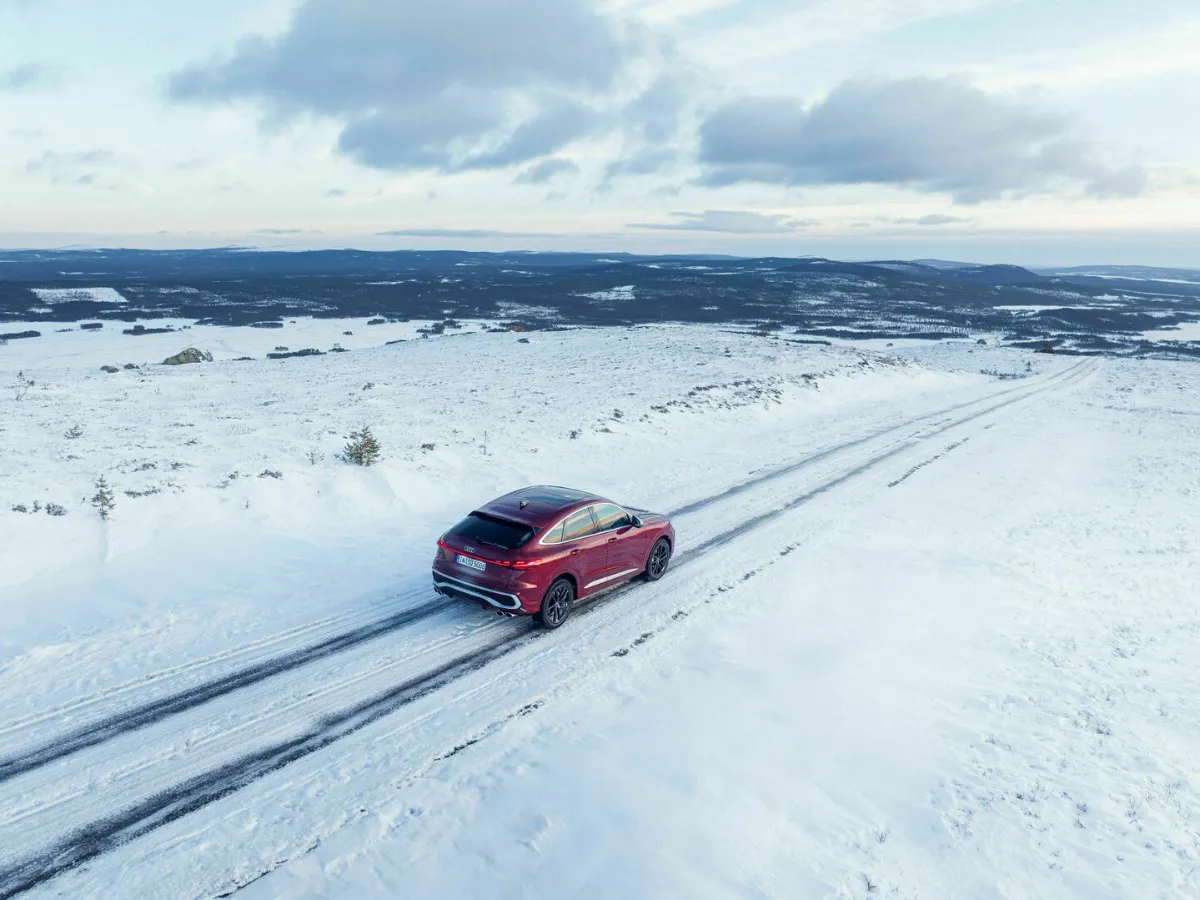 Audi SQ5 Sportback v zasněžené krajině