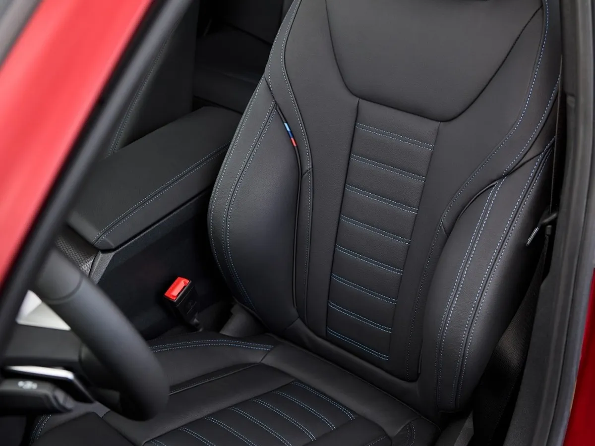 Detail kokpitu BMW řady 3 Touring