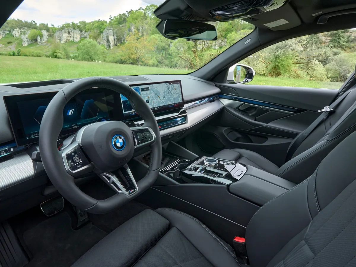 Kabina a sedadla BMW řady 5