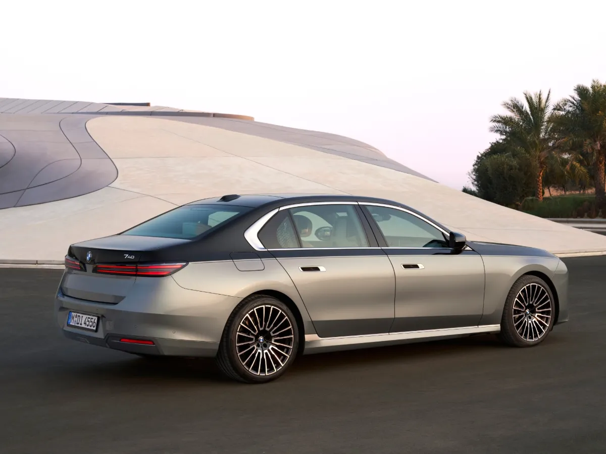 BMW 740d xDrive — nový vůz z Německa