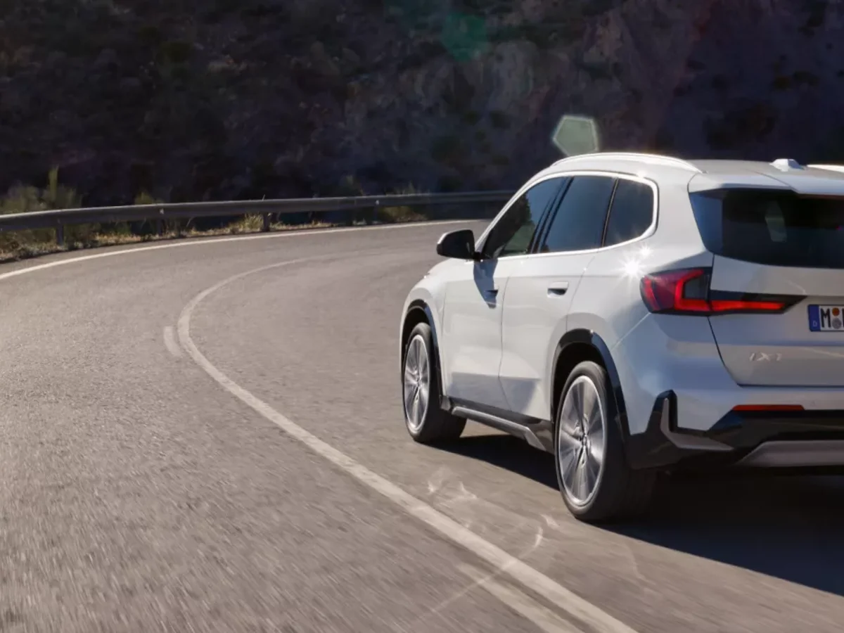 BMW iX1 eDrive20 — nový vůz z Německa
