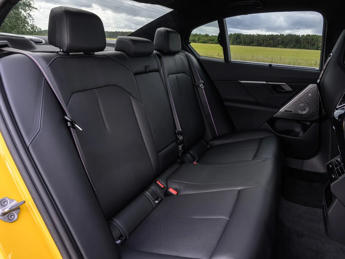 BMW M5 cockpit detail