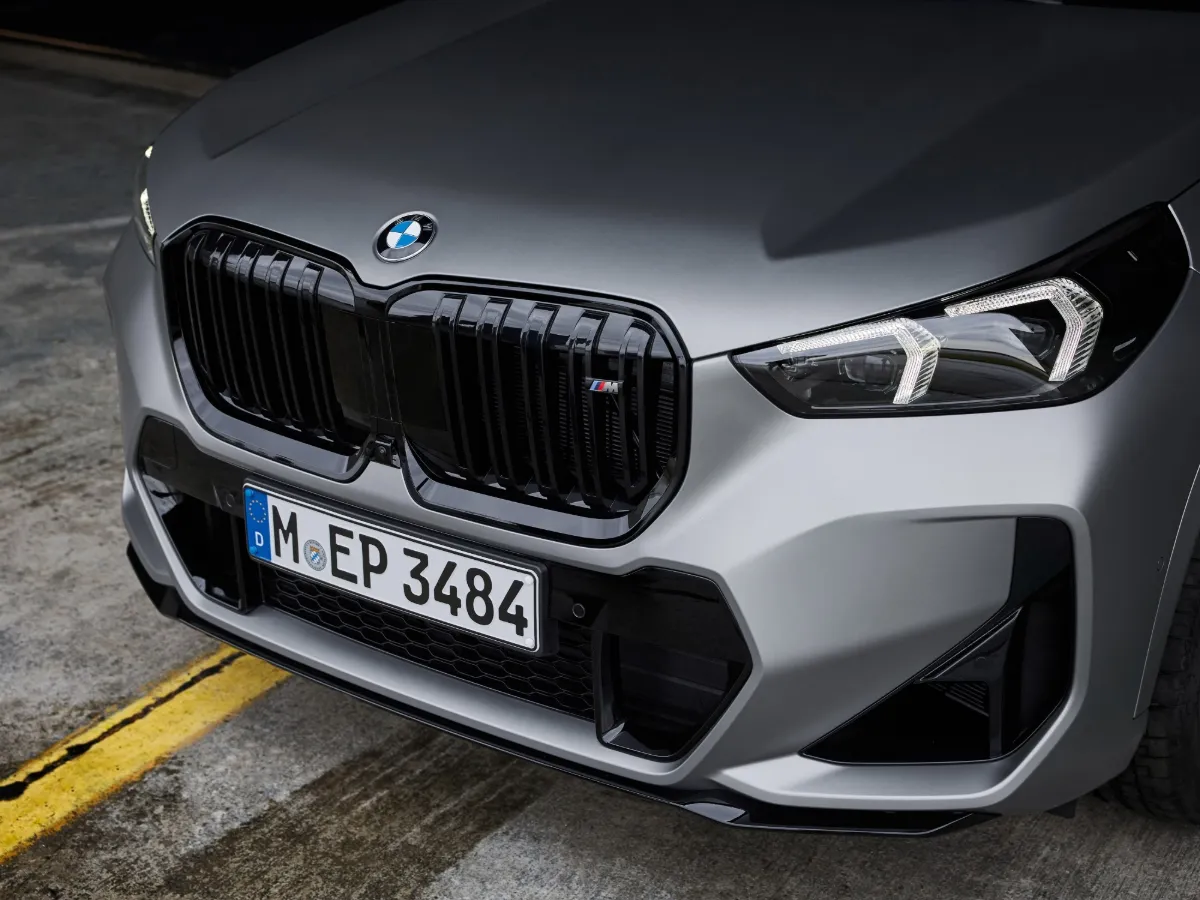 Ledvinky a LED světlomet BMW X1
