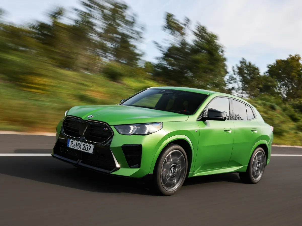 BMW X2 za jízdy