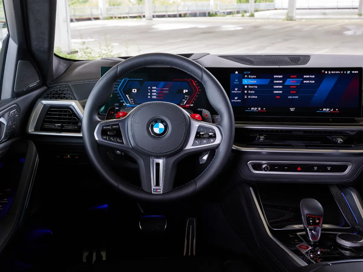 BMW X6 M Competition interior