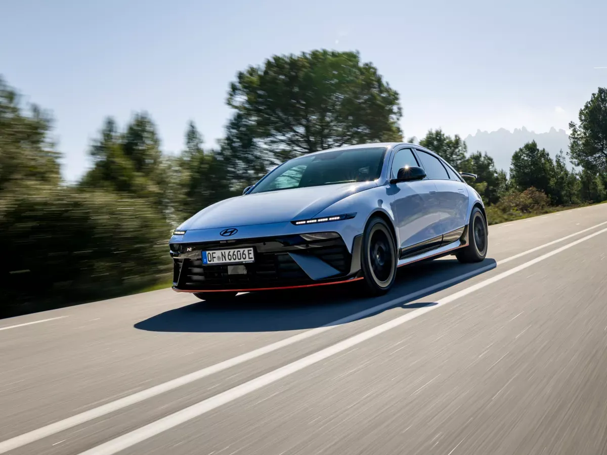 Hyundai IONIQ 6 N na závodním okruhu