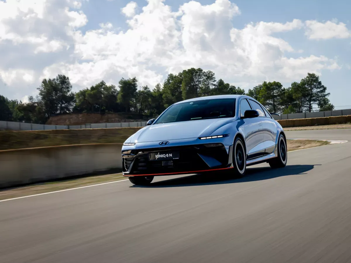 Hyundai IONIQ 6 N na okruhu za jízdy