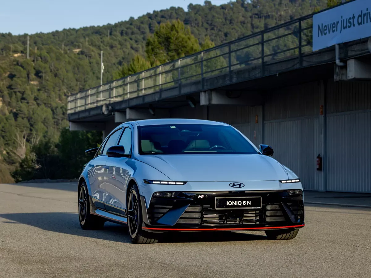 Hyundai IONIQ 6 N před boxem
